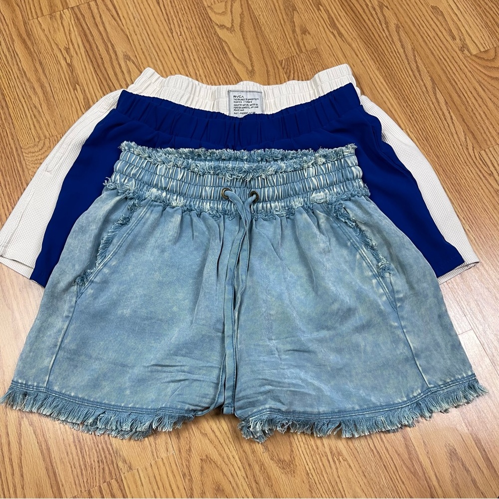 3pc Bundle of Women’s Shorts Zenana-Forever 21- RVCA size Small